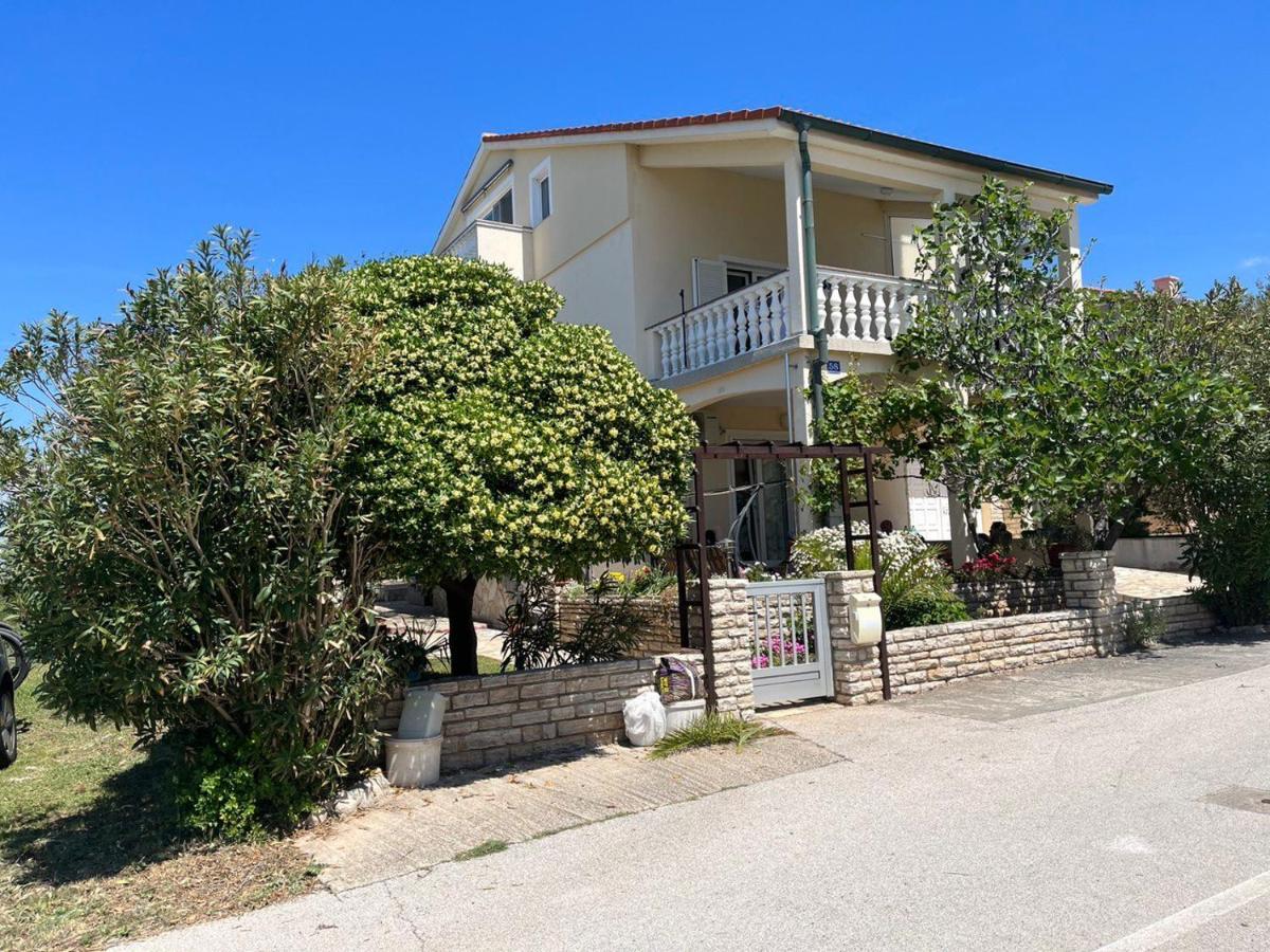 Appartements Slavica Povljana Exterior photo